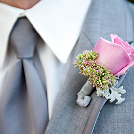 Steps to Place the Wedding Boutonniere